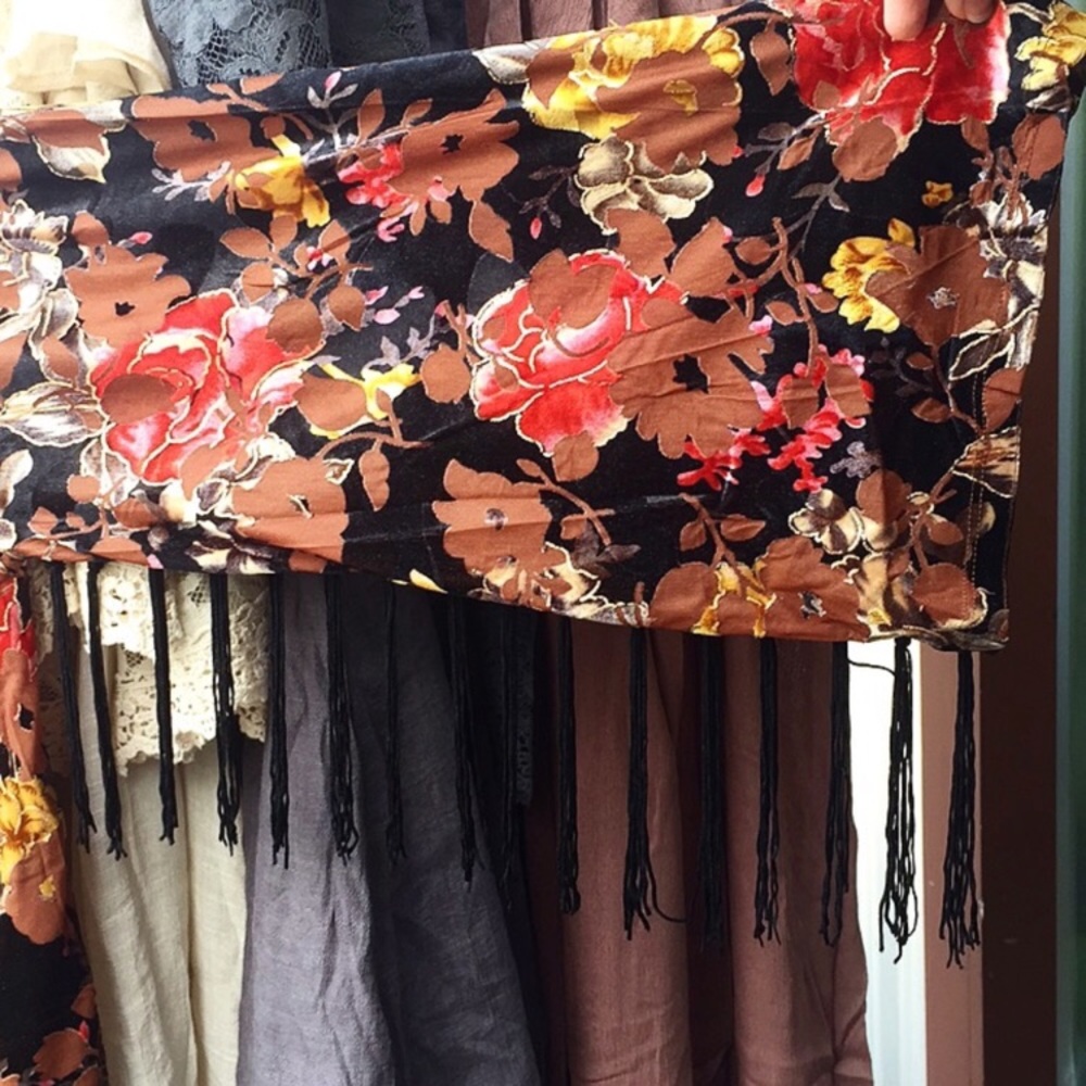 Floral Shrug - Picture 4 of 4